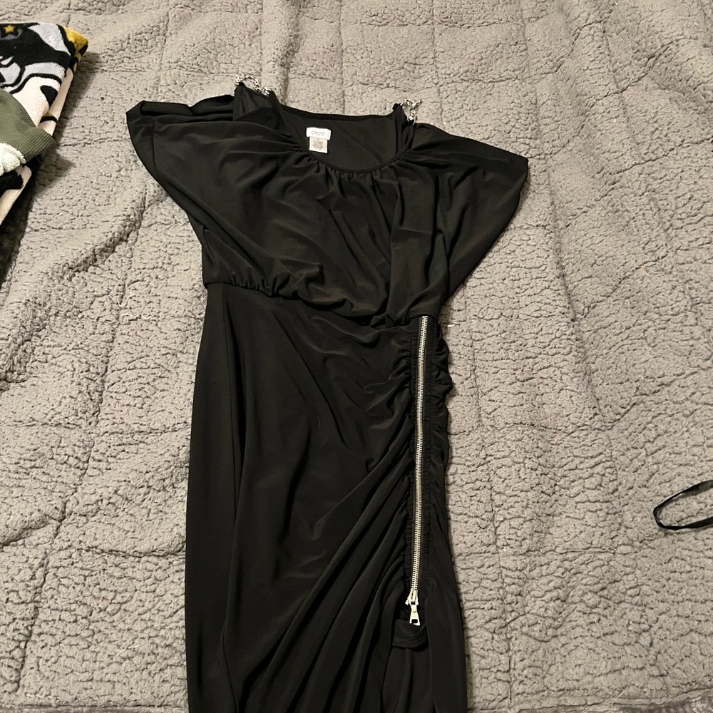 CACHE black cocktail dress with zipper, chain and slit detail XS LIKE NEW